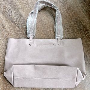ThirtyOne Modern Tote- Stone Distressed Pebble